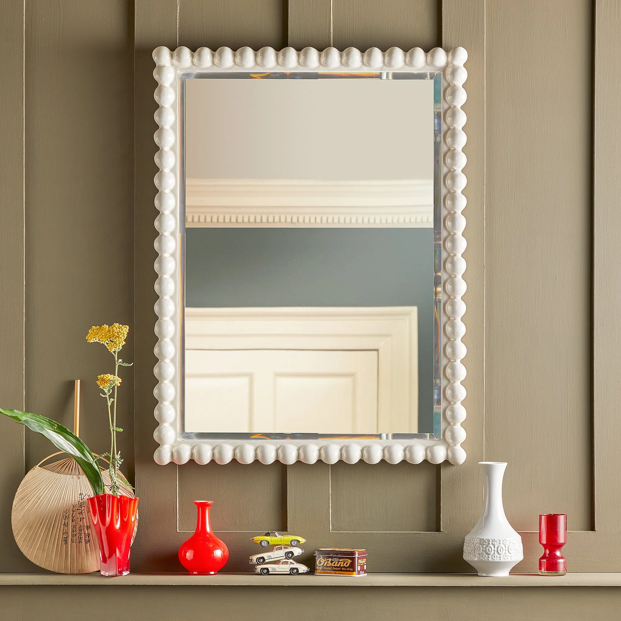 Charming Mirror in white