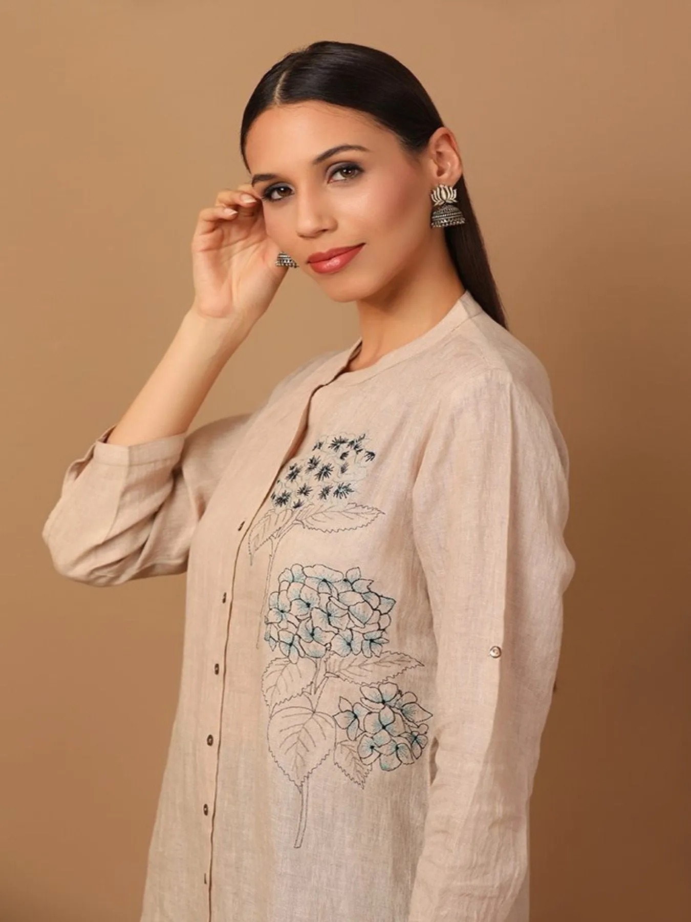 Earthy Toned Long Kurta With Delicate Flower Pattern