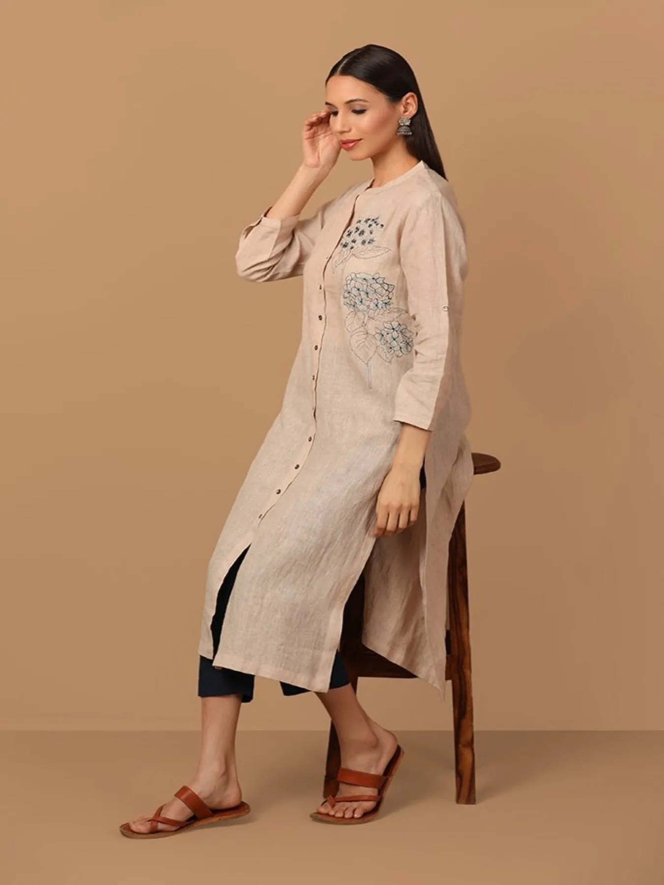 Earthy Toned Long Kurta With Delicate Flower Pattern