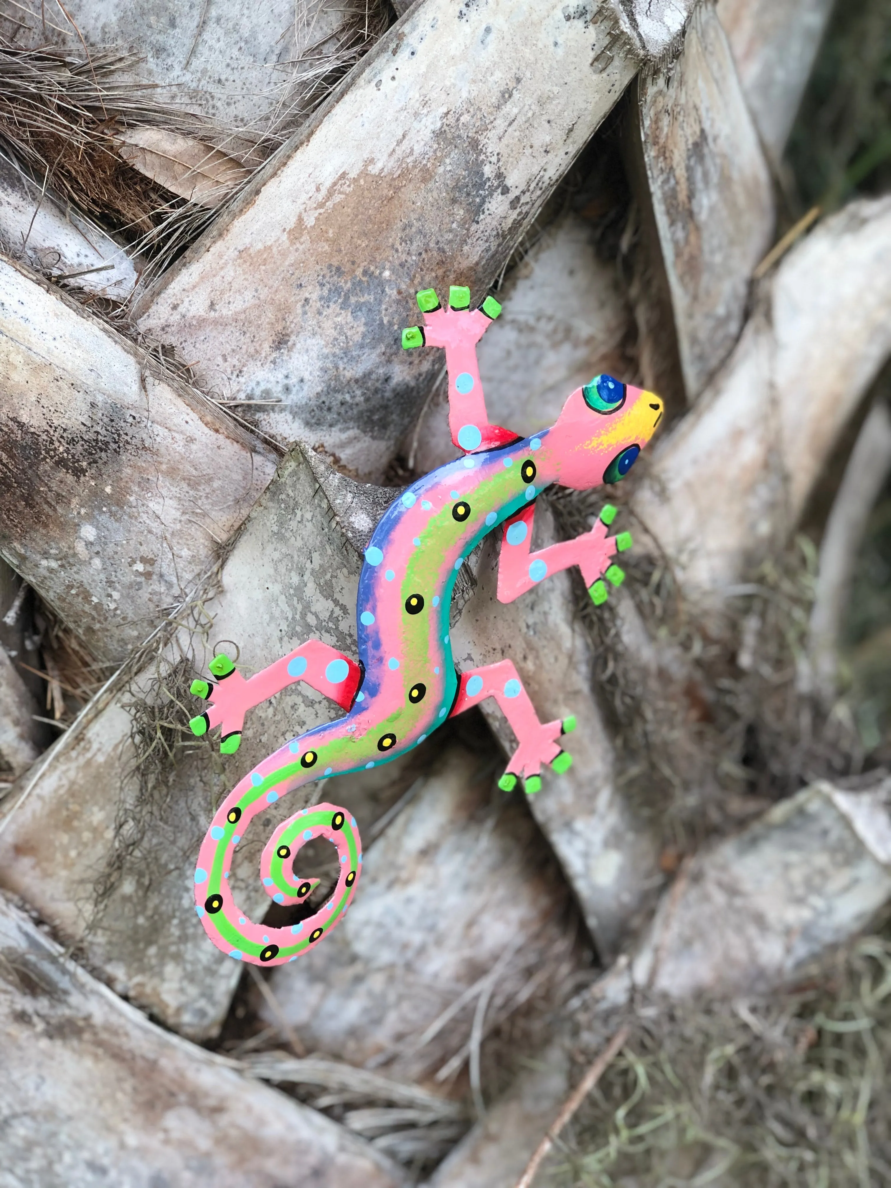 Eight Inch Pink Metal Gecko Caribbean Craft