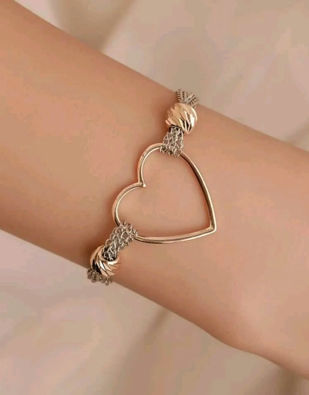 Jewellery - Bracelet - two tone delicate heart