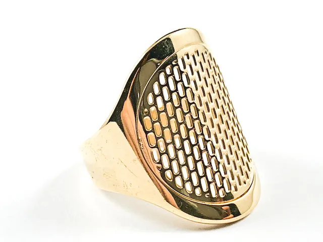 Nice Center Oval Fence Like Design Shiny Metallic Gold Tone Steel Ring