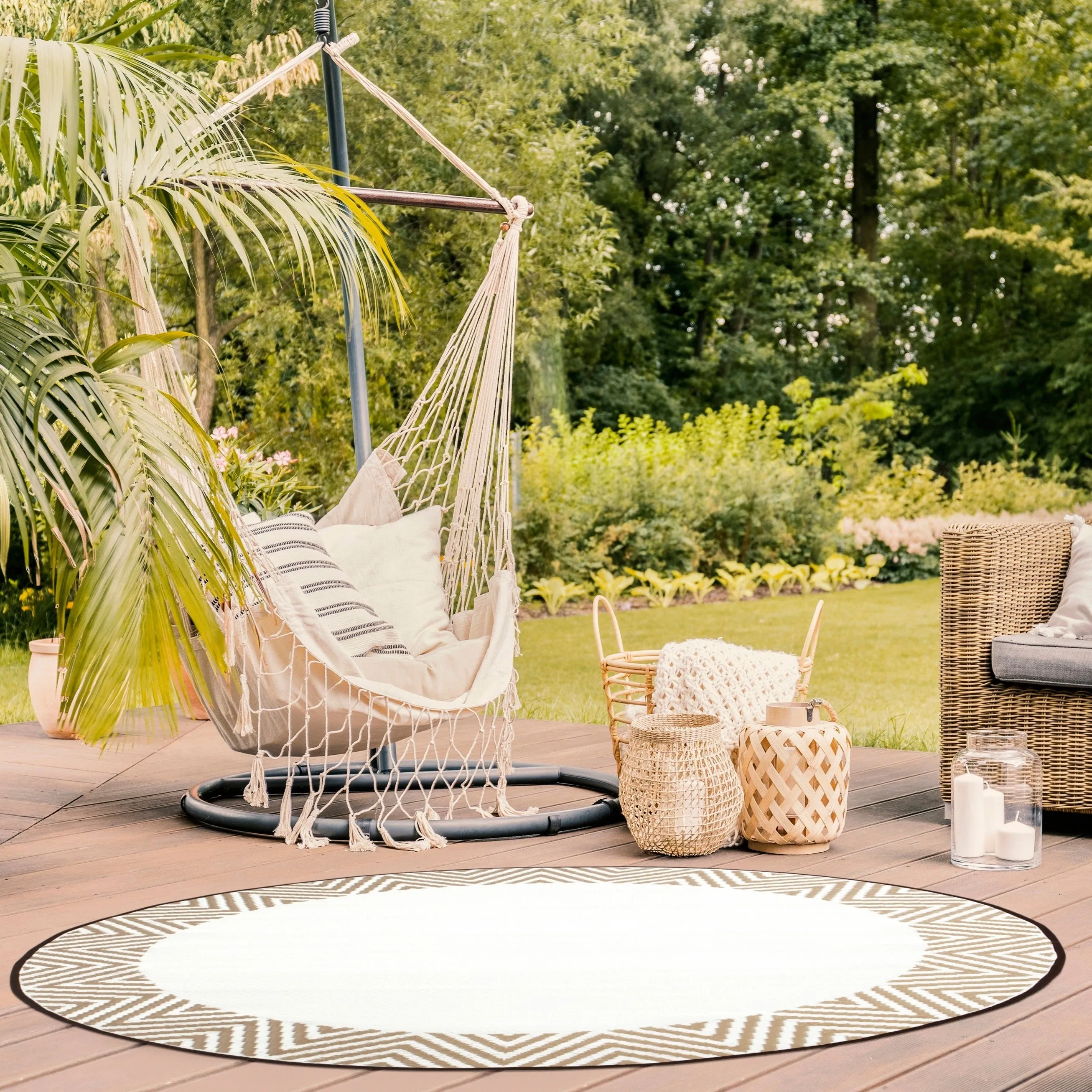 Olympia Beige and White Modern Large Round Outdoor Rug