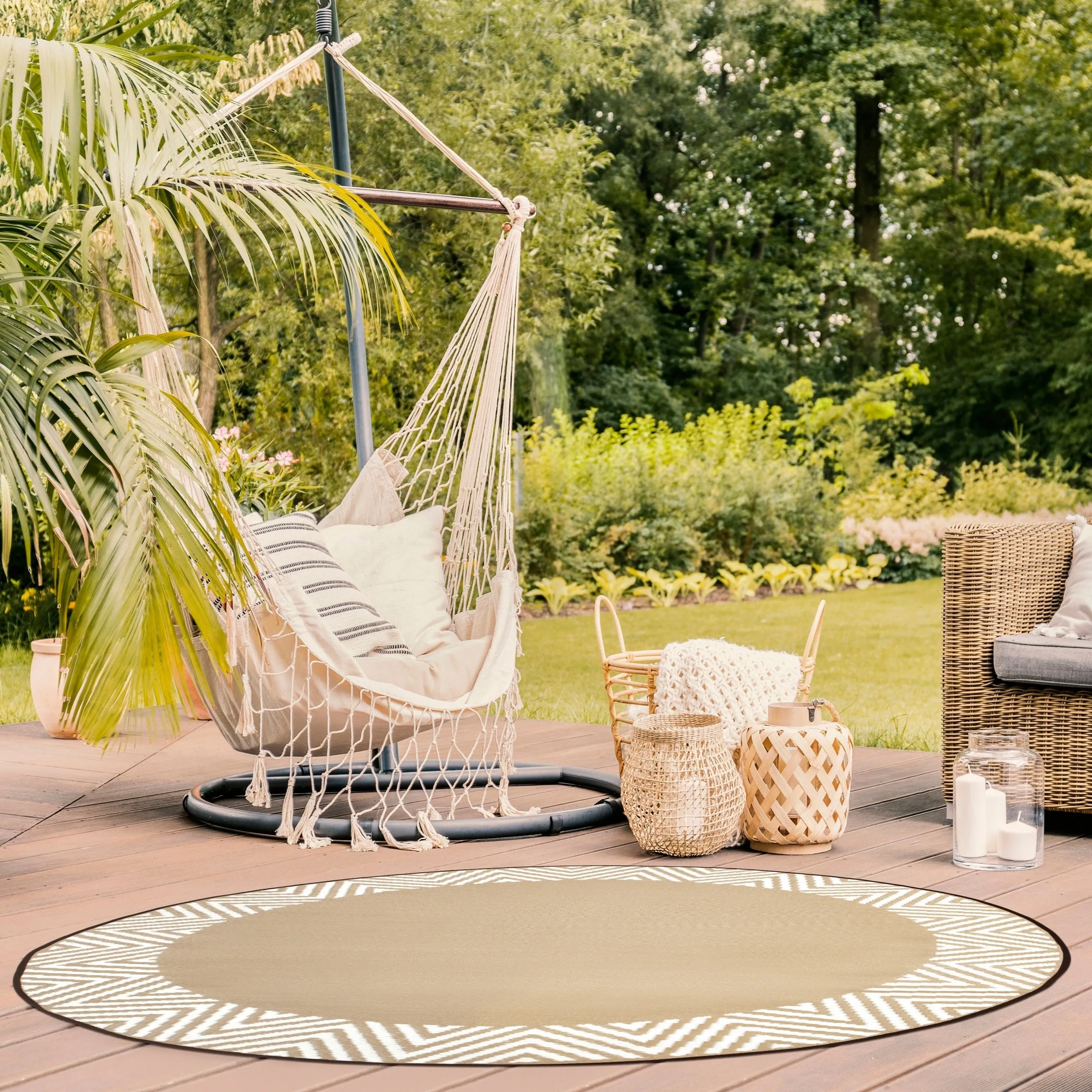 Olympia Beige and White Modern Large Round Outdoor Rug