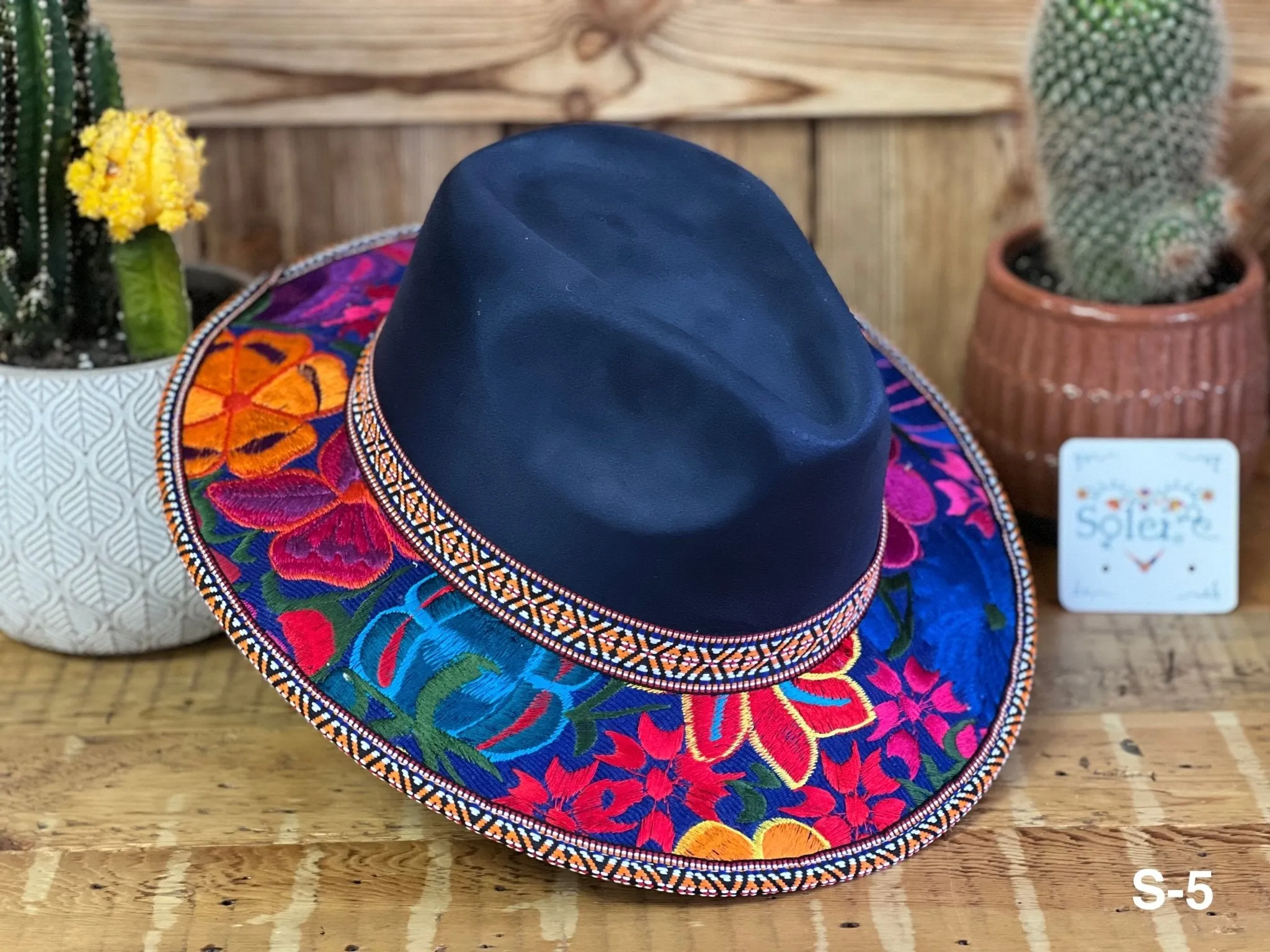 Sombrero Gamuza Bordado