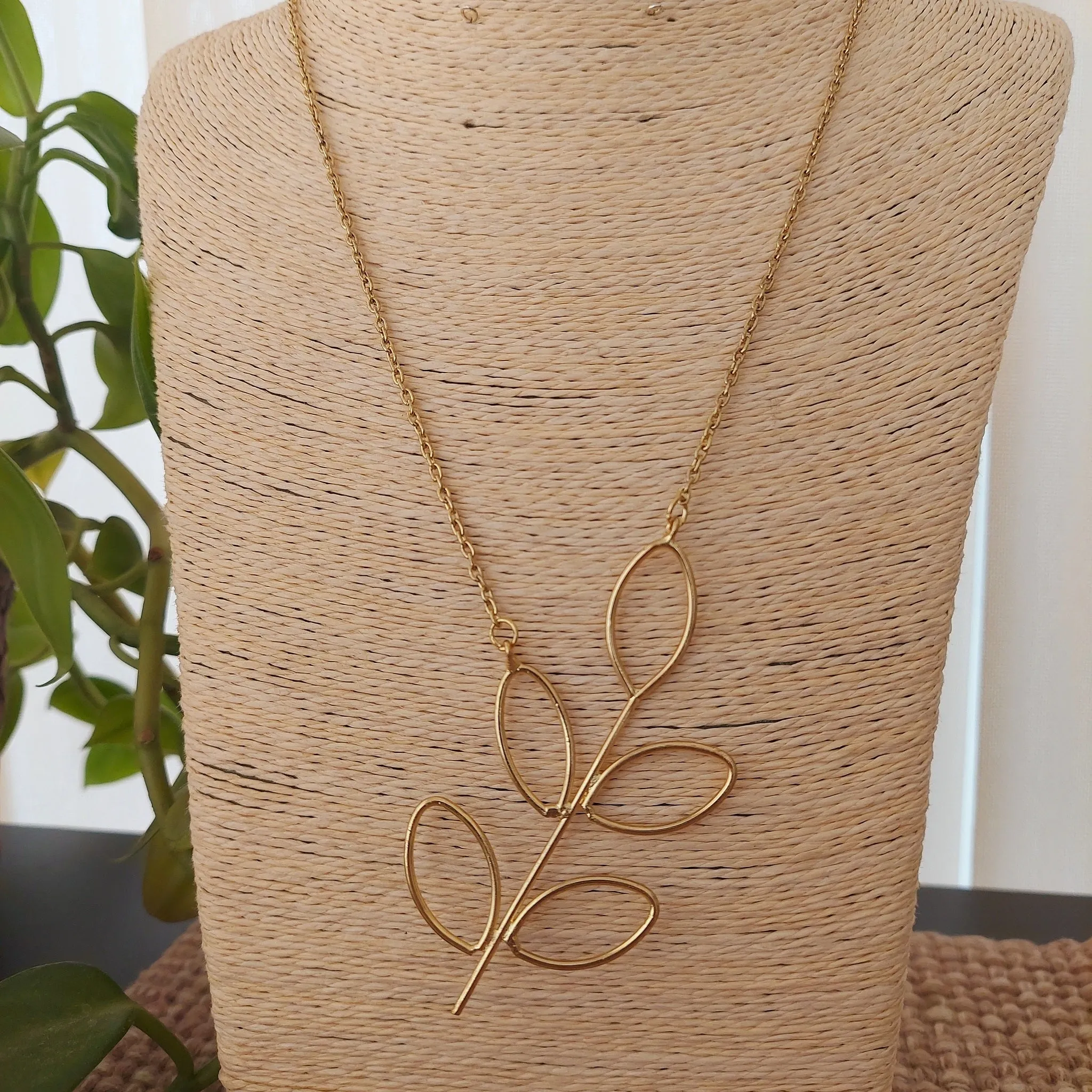 Stylish Long Brass Necklace with Pinnate Leaves Pendant